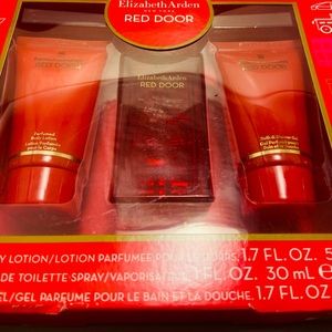 Elizabeth Arden 3pcs set, lotion, spray, shower gel, new in the box